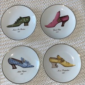 4 decorative plates